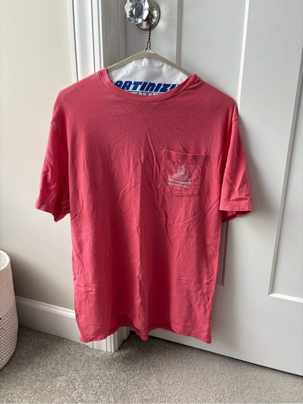 Vineyard Vines Short-Sleeve Pocket Tee in Coral Pink